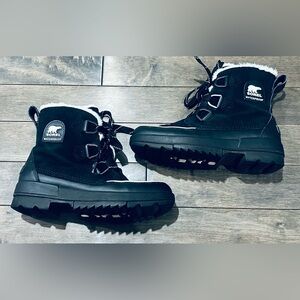 Like New Women’s Sz 9 Black/White Sorel Tivoli IV Waterproof Boots